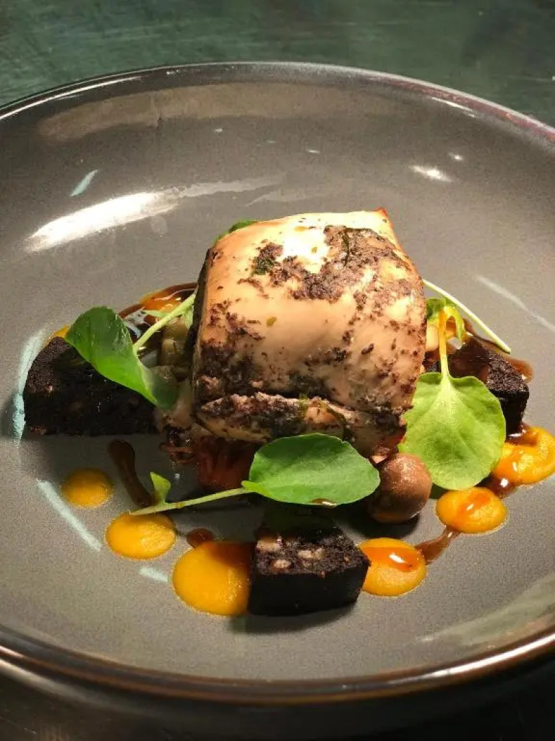 Greyhound Country Inn