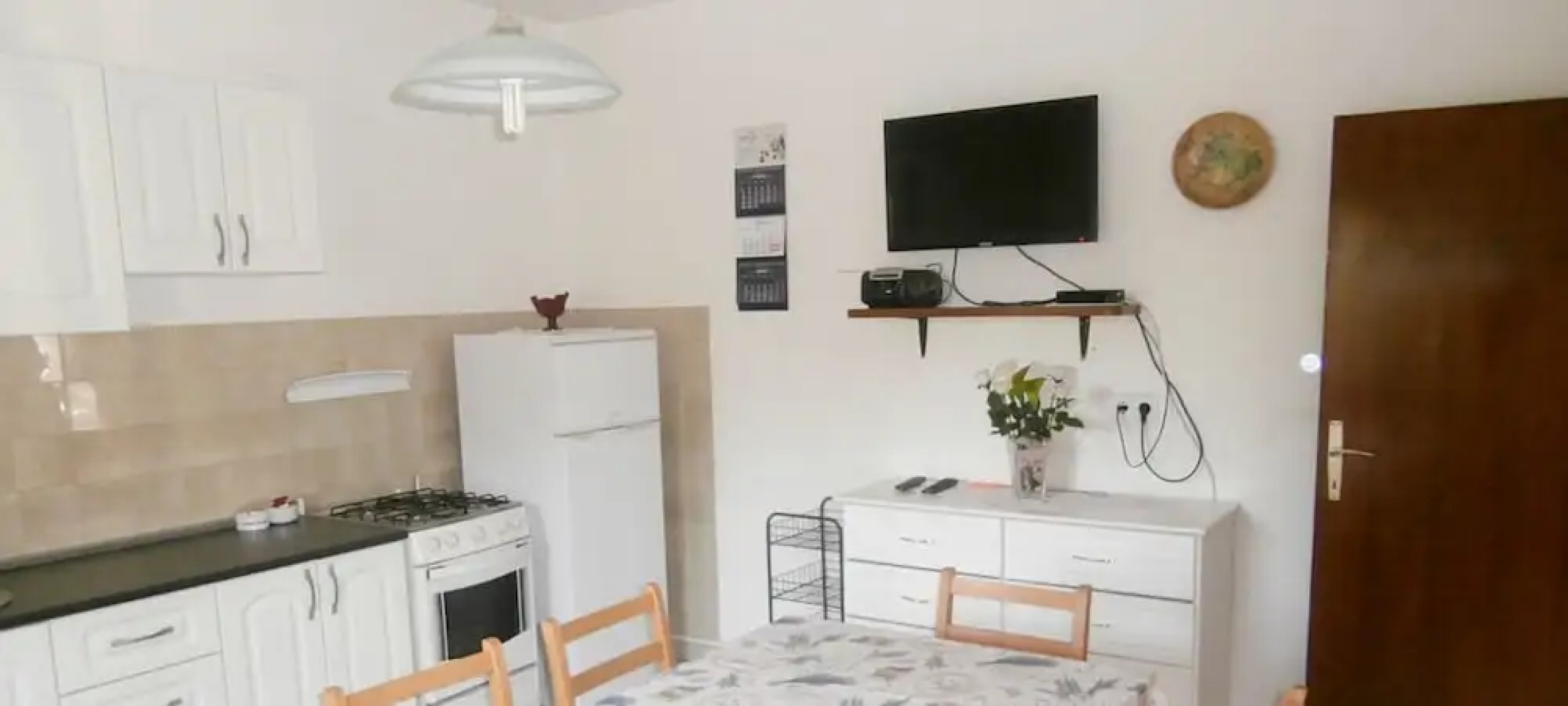 Apartment With 3 Bedrooms in Gdinj, With Enclosed Garden - 50 m From t