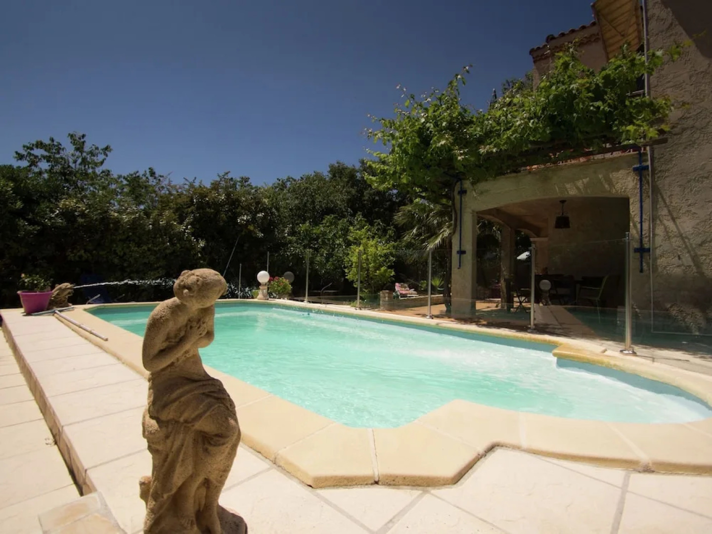 Apartment in a Villa With Shared Pool in La Ciotat, 5 min From the Beach!