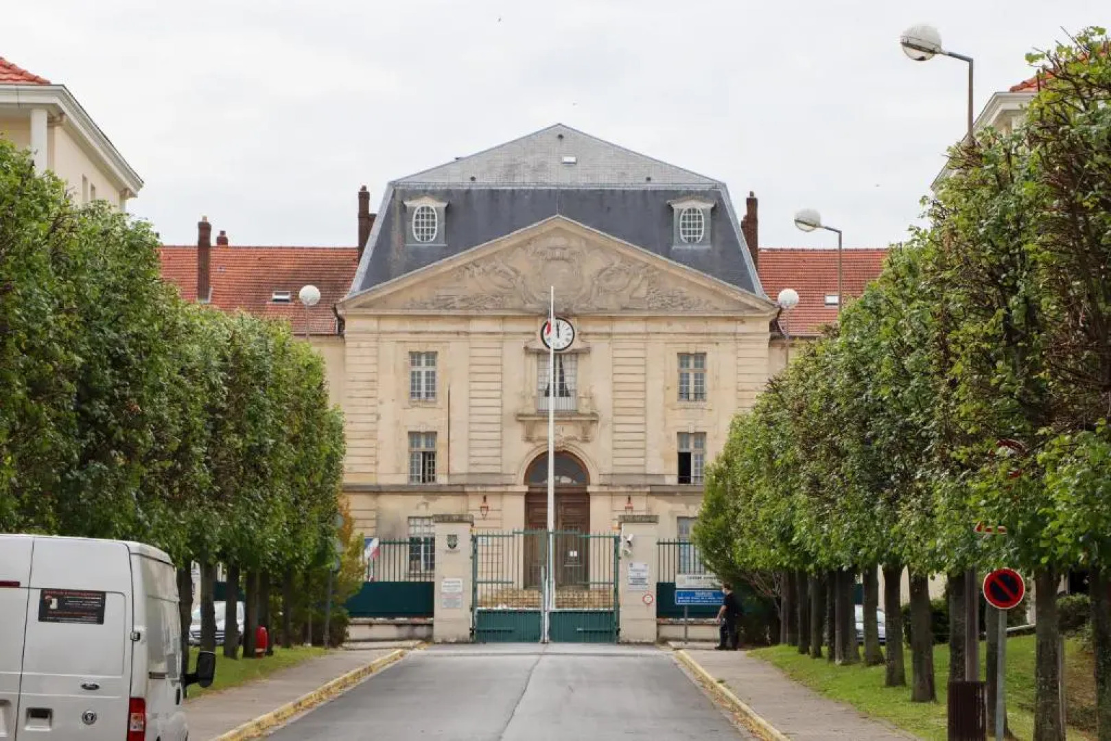 Grand studio design proche de La Défense