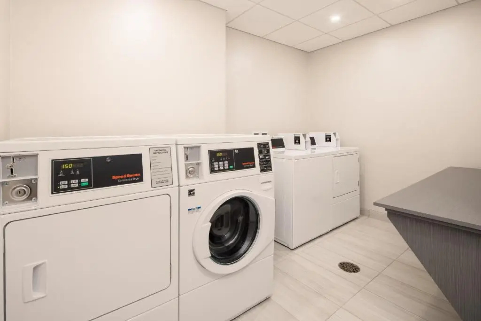 Holiday Inn Express & Suites Ft Myers Beach-Sanibel Gateway by IHG