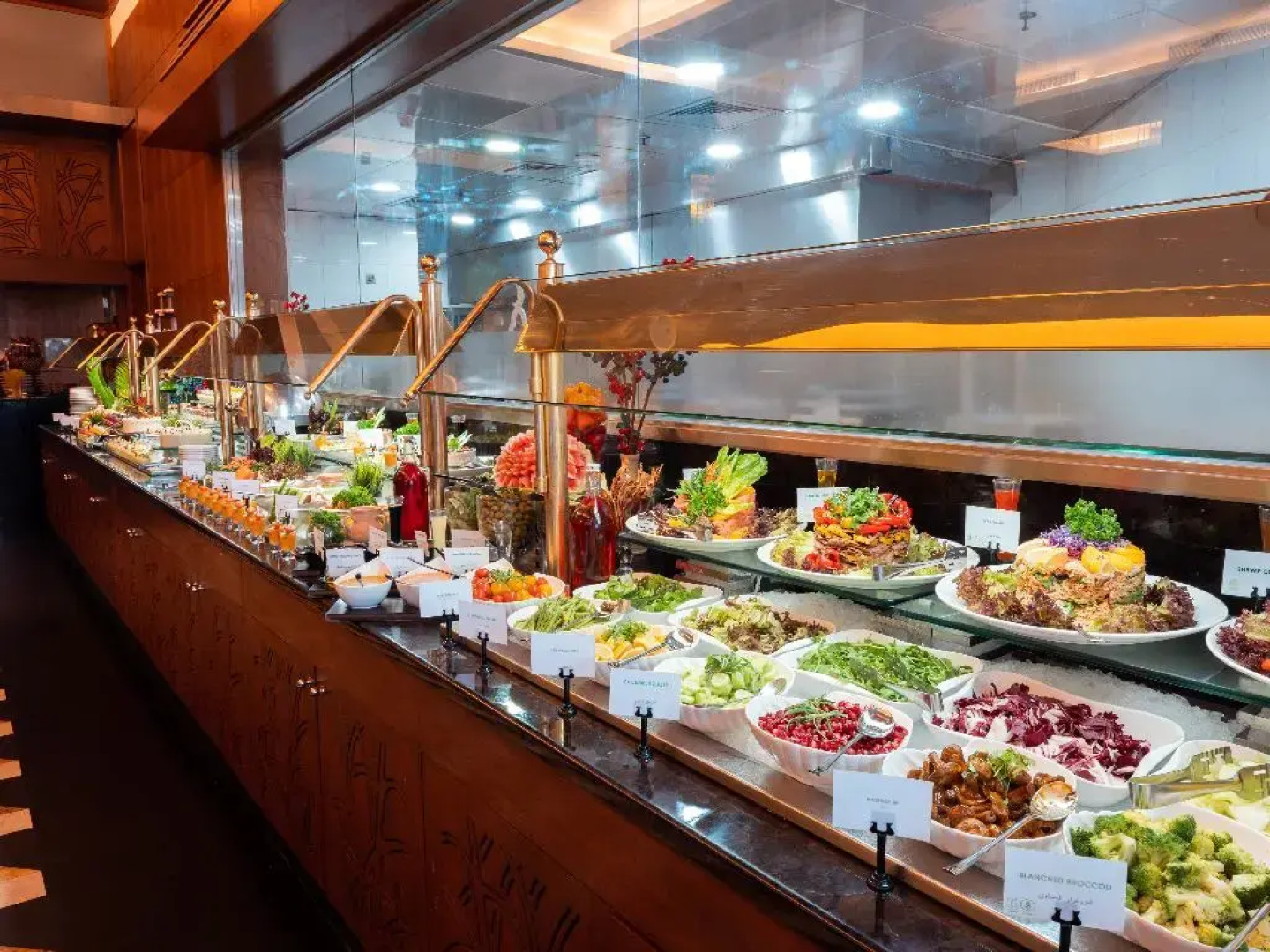 Holiday Inn Suites Kuwait Salmiya