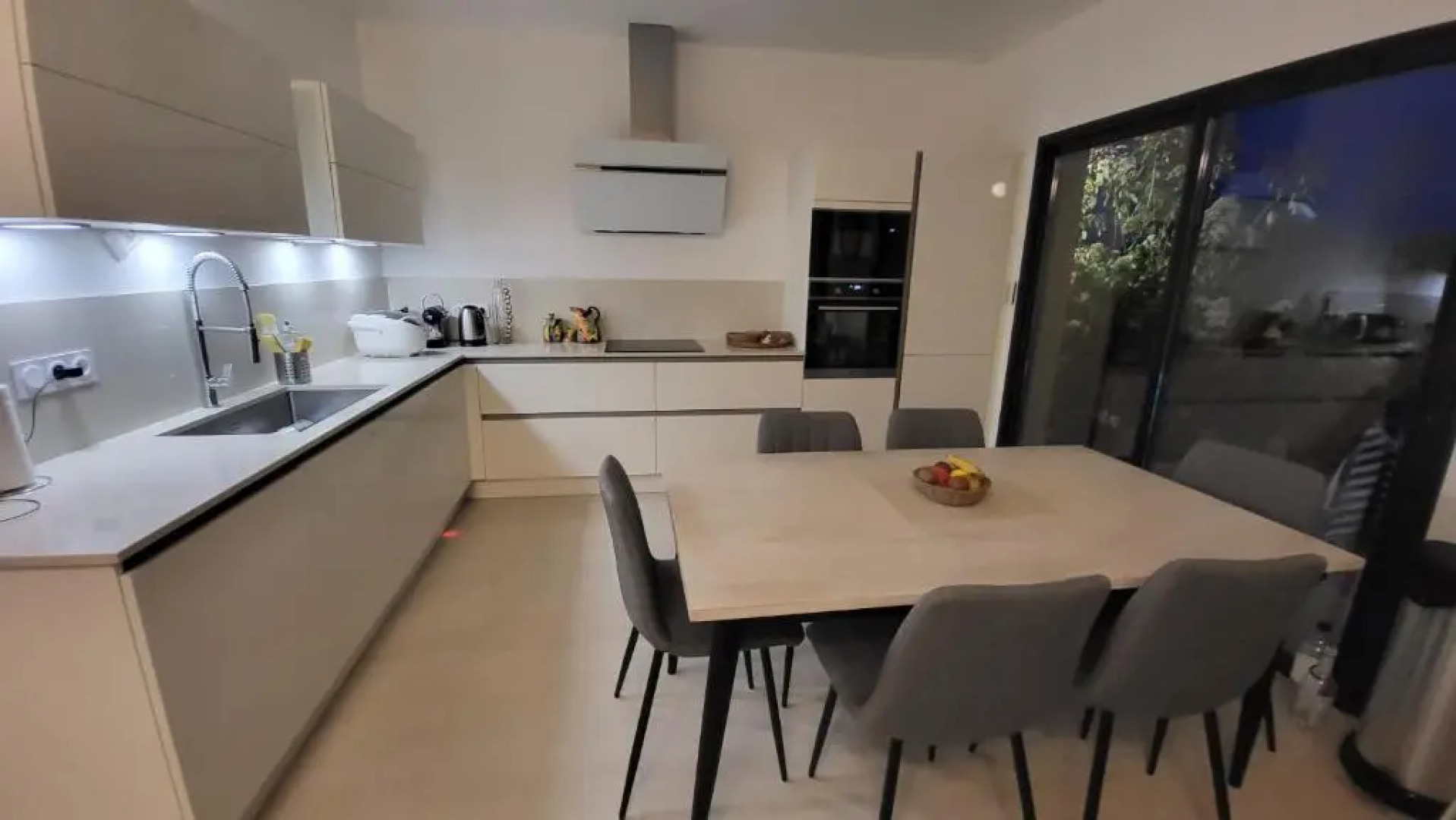 Villa 4 chambres piscine privée à 400m de la plage dans une résidence neuve