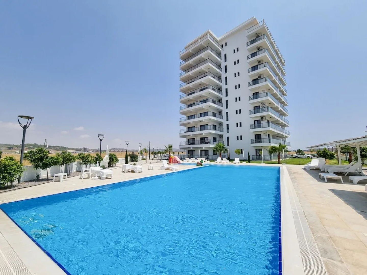 Helena Pool Apartments