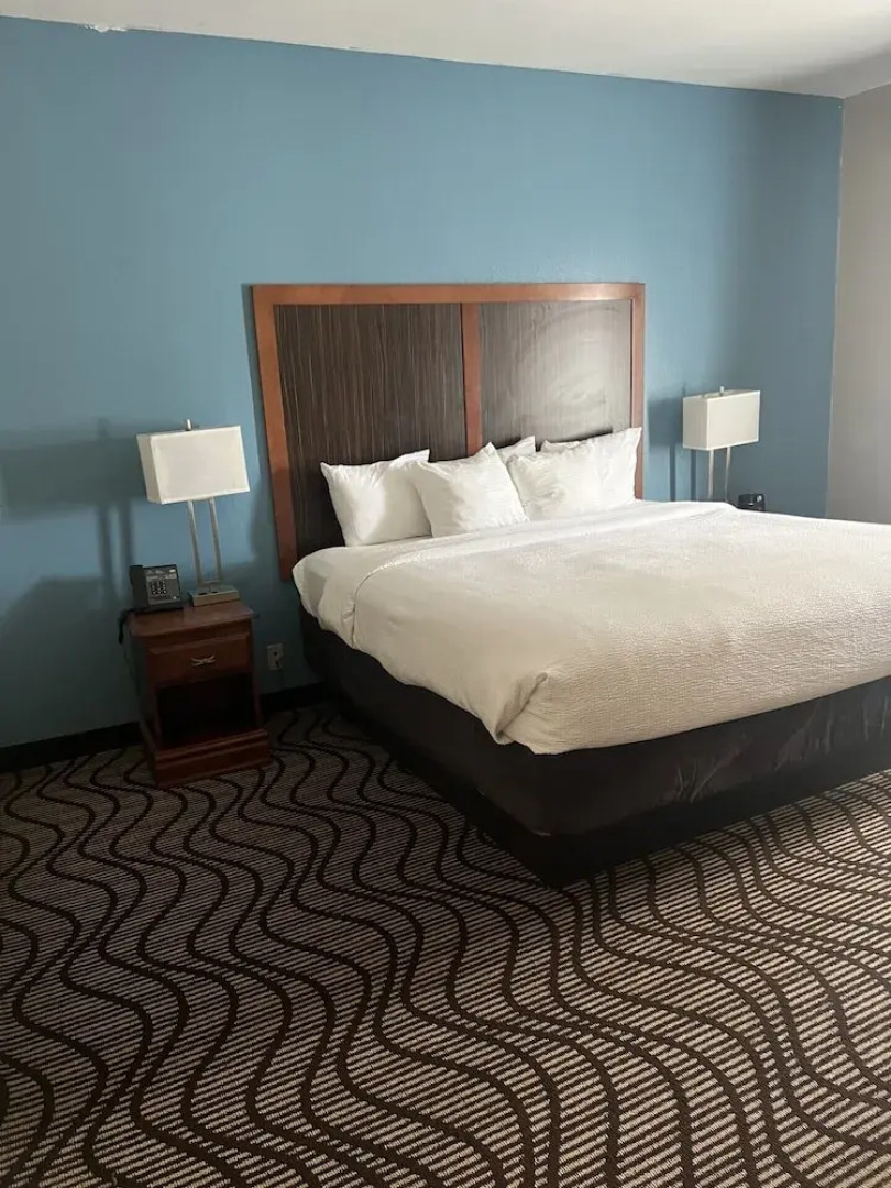 Mathis Deluxe Hospitality