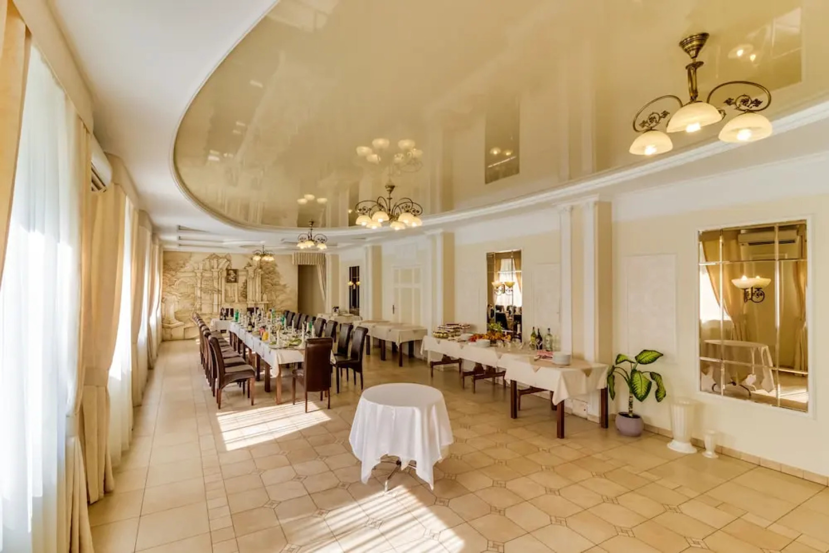 Отель «Галактика»