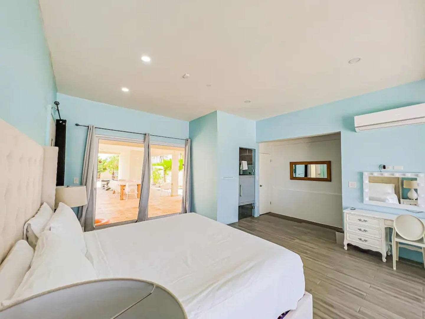 Direct Ocean Front Villa With Private Pool + View! Boca Catalina Malmok!