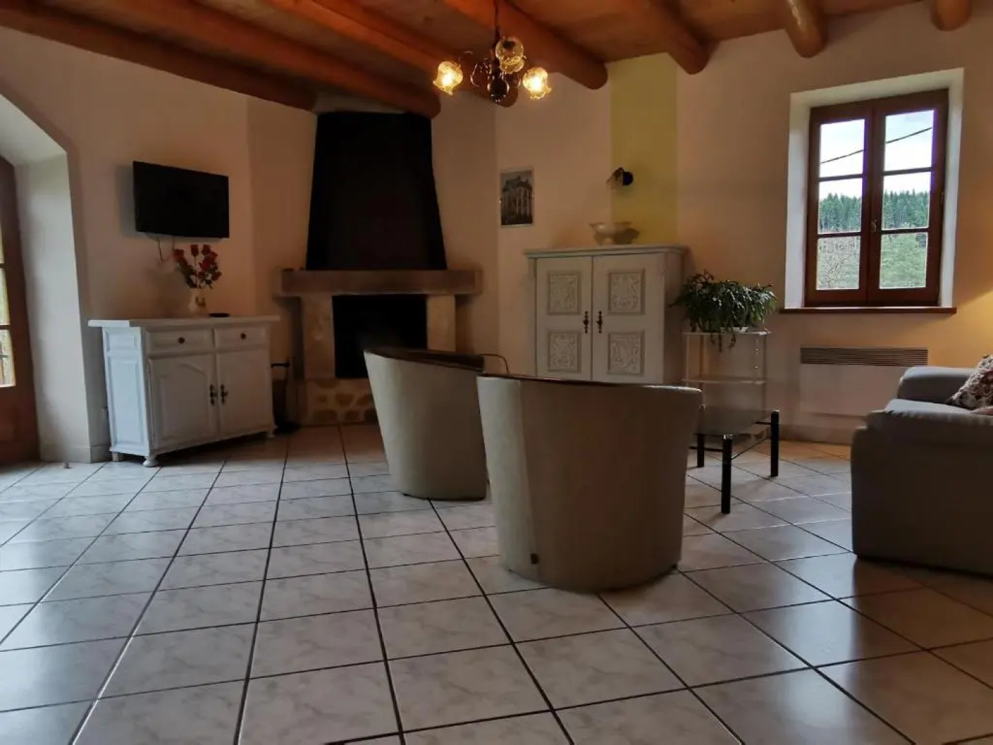 Gîte Allègre, 4 pièces, 6 personnes - FR-1-582-161