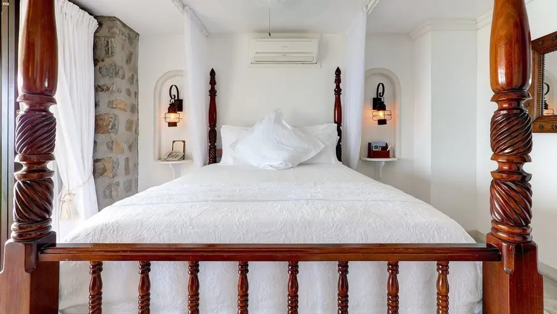 FireFly Hotel Mustique