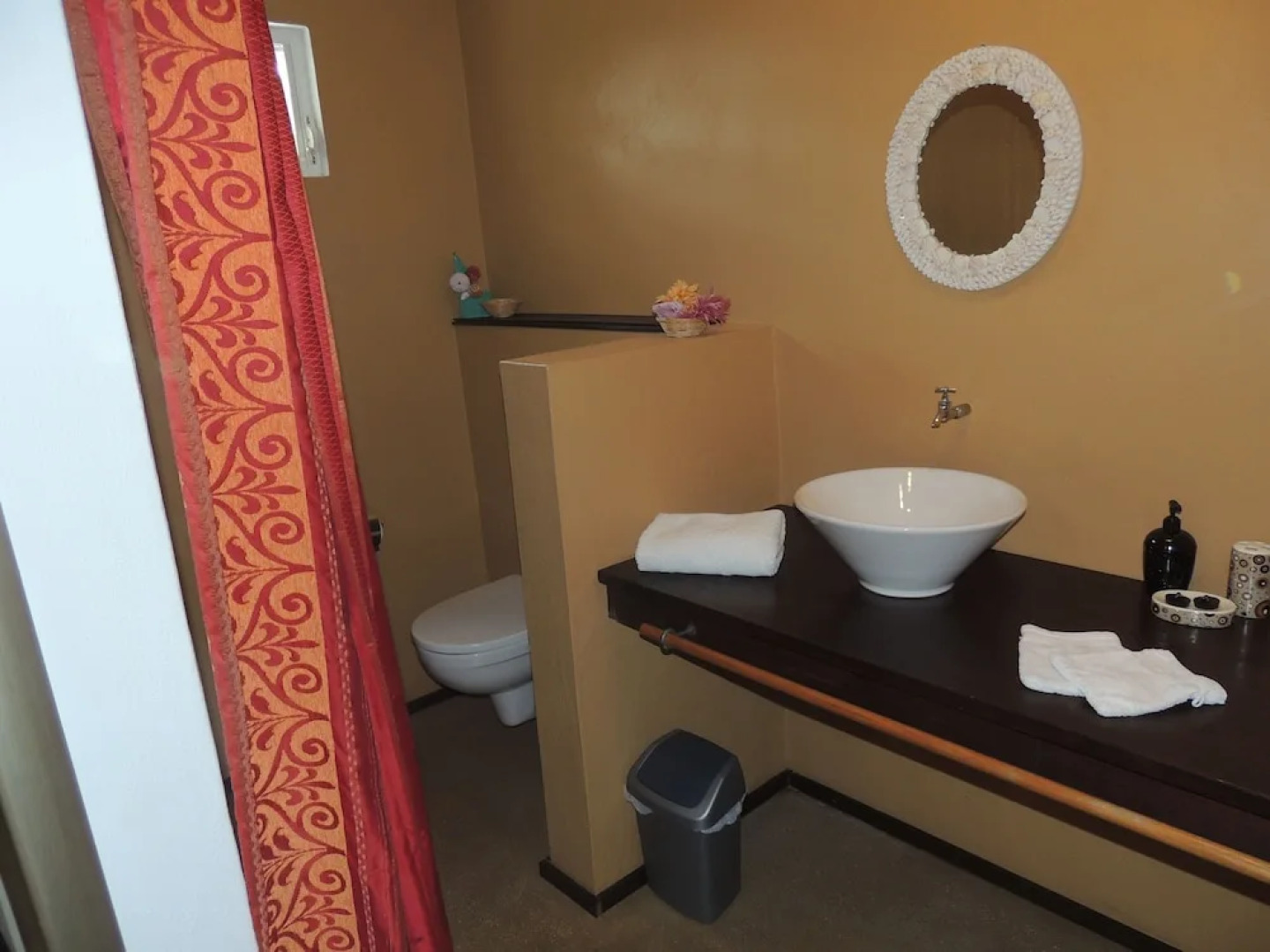 B&B Hacienda La Bougainville