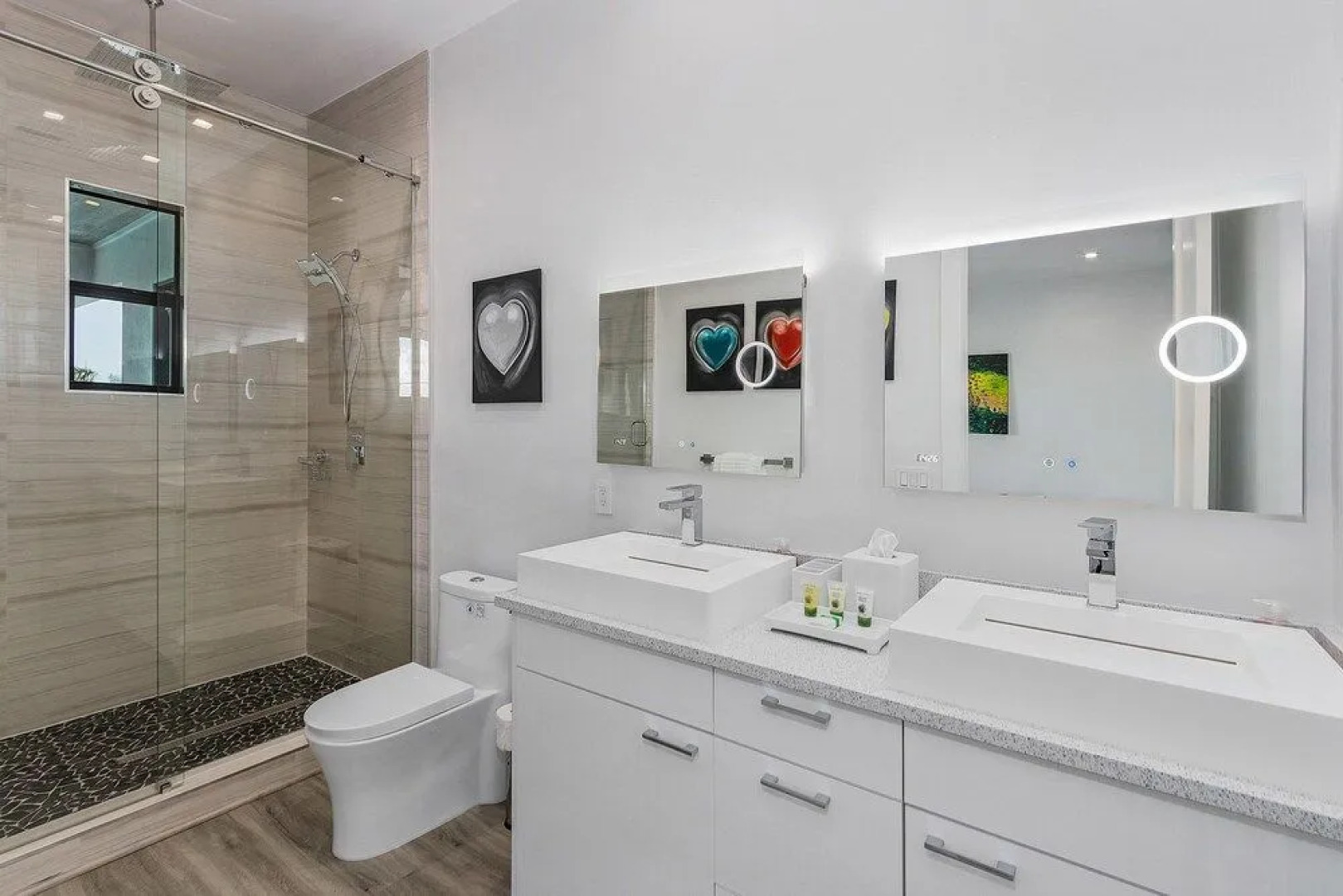 Villa Cosmopolitan by Vacationhit