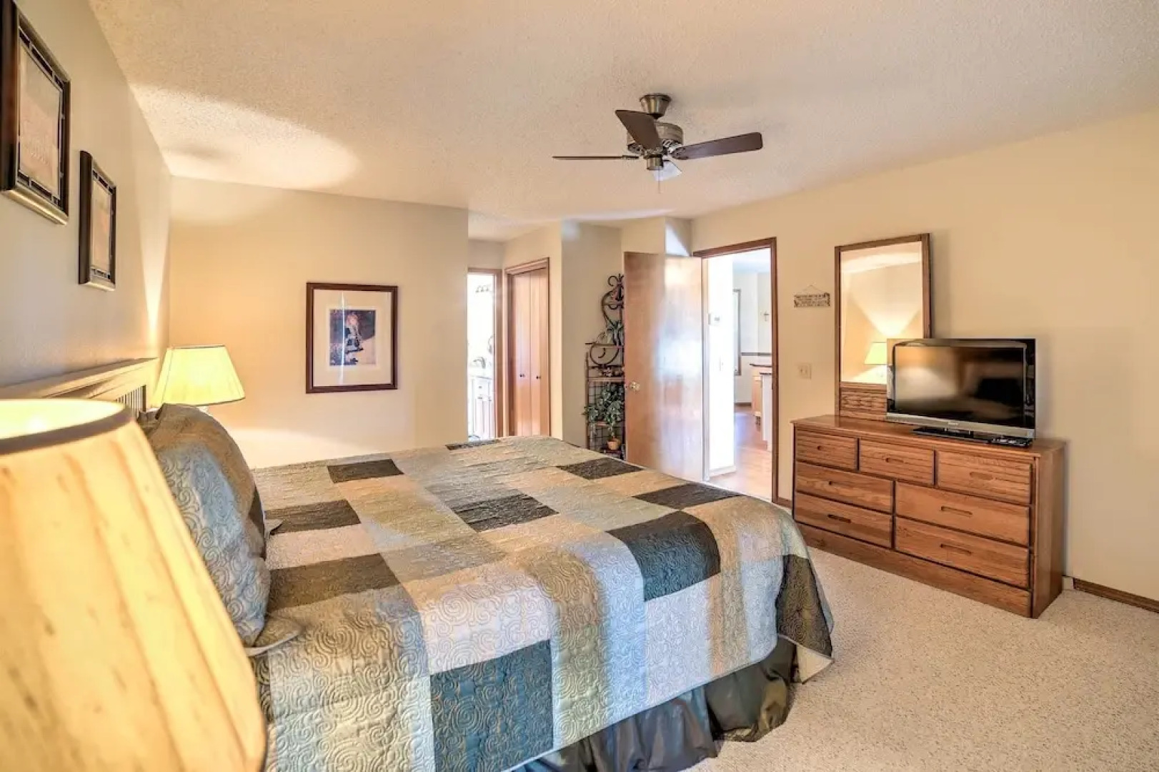 Holiday Island Home w/ Patio + Golf Course View!