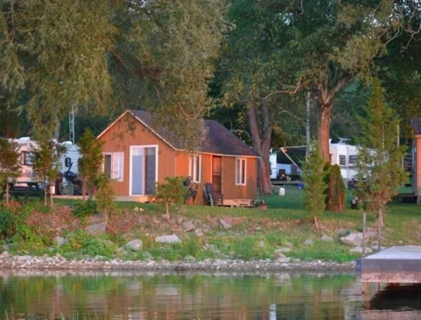 Cherry Lane Campground & Cottages