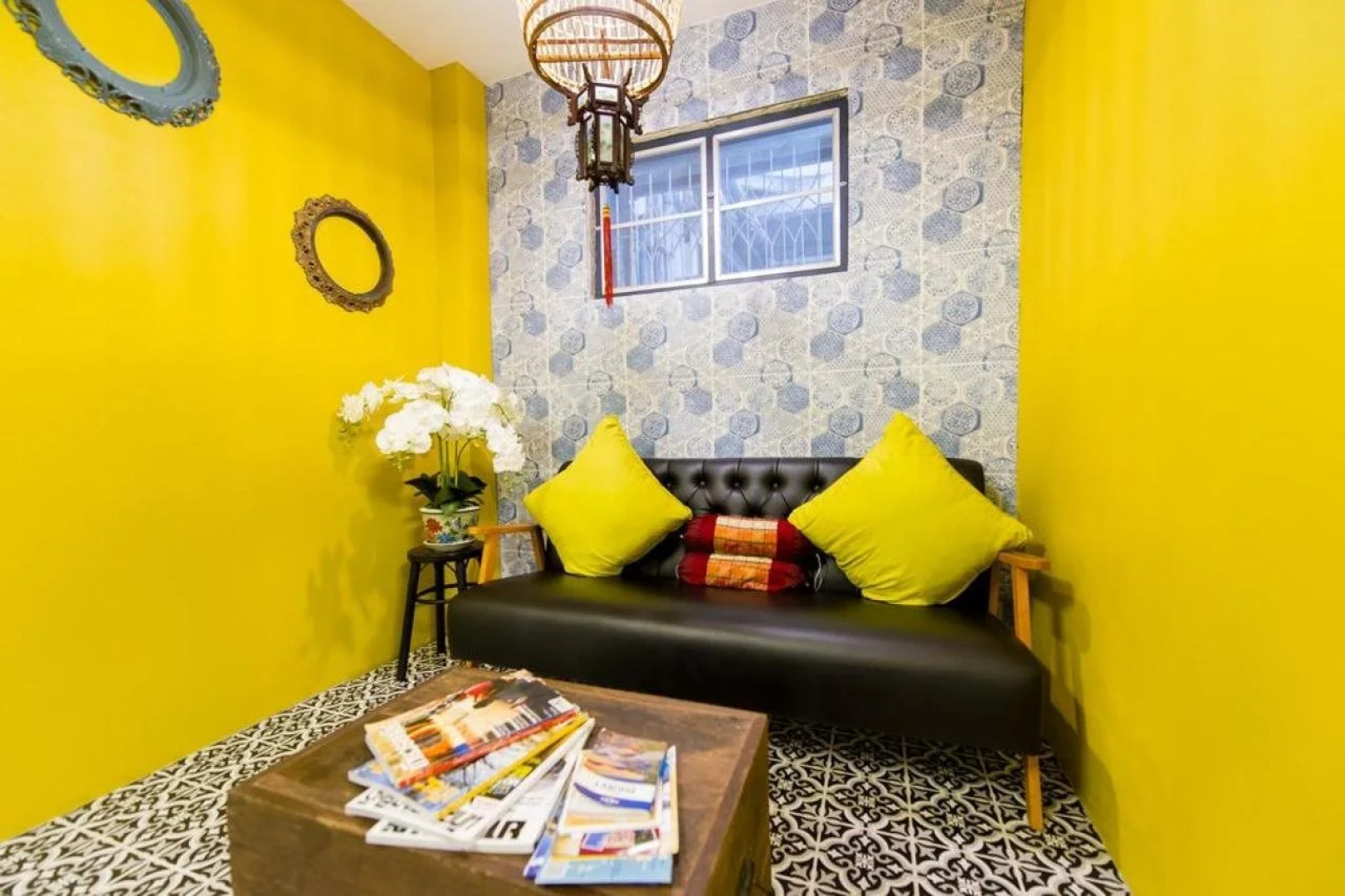 The Neighbors Hostel - Adults Only