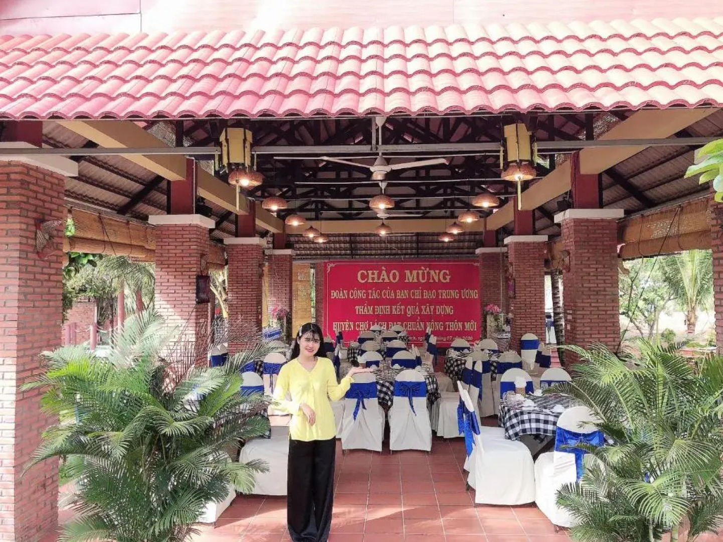 Rooster Mekong Garden & Villas