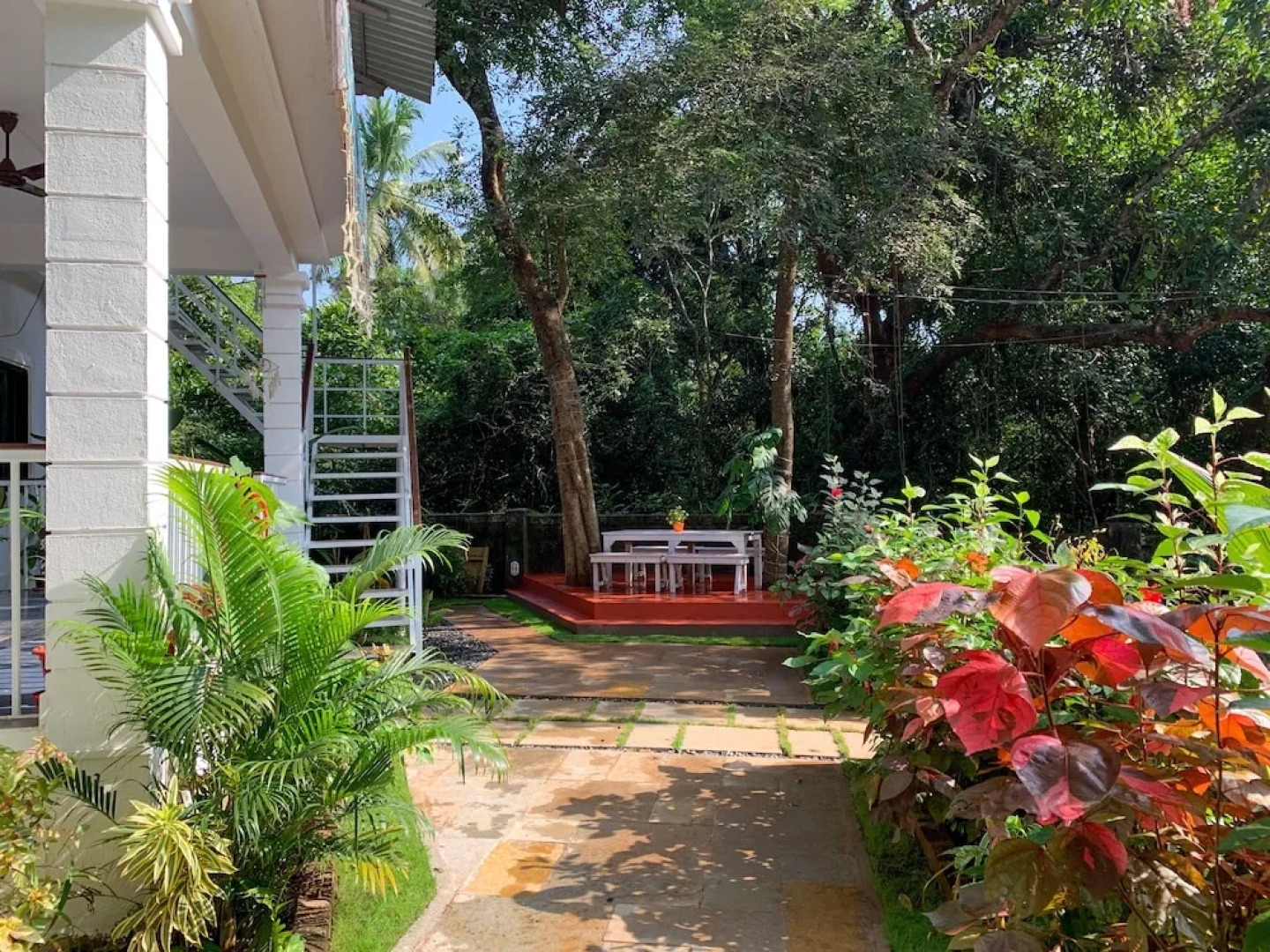 Rootsvilla Hostel Goa
