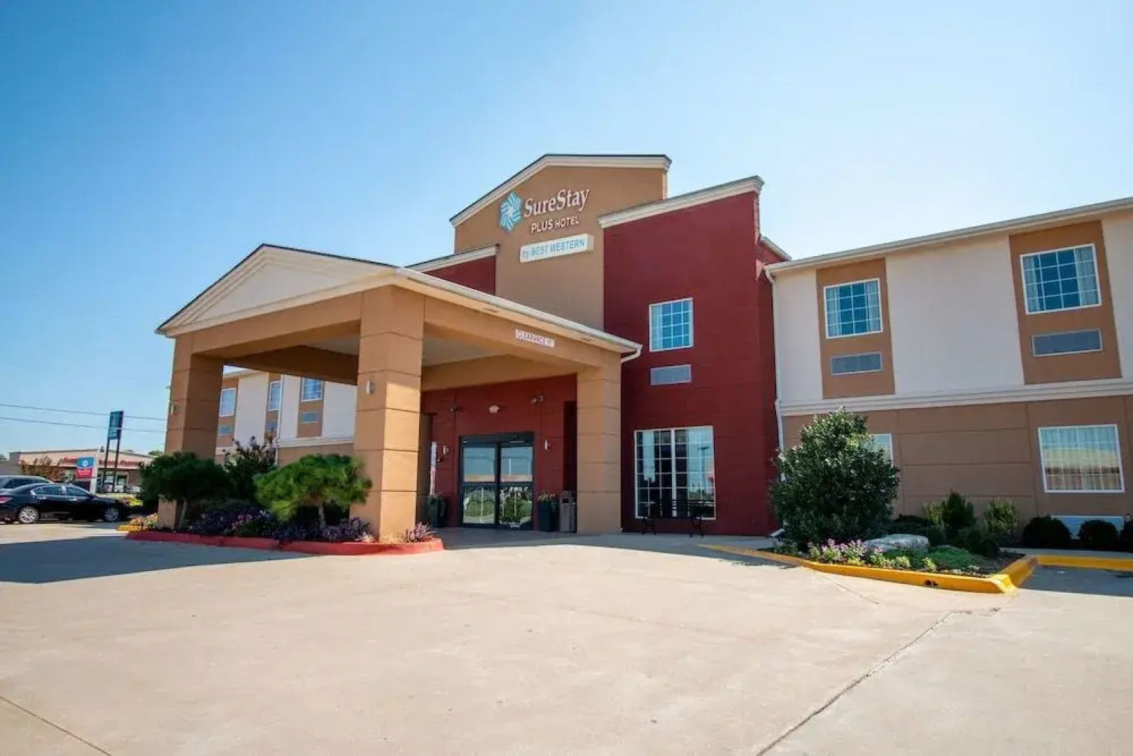 Surestay Plus Hotel By Bw Owasso Tulsa North