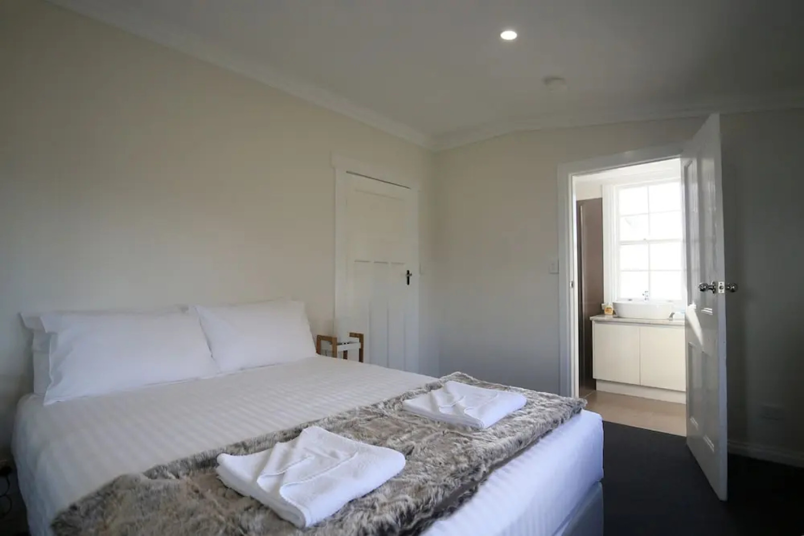 Leichhardt Farm Cottages