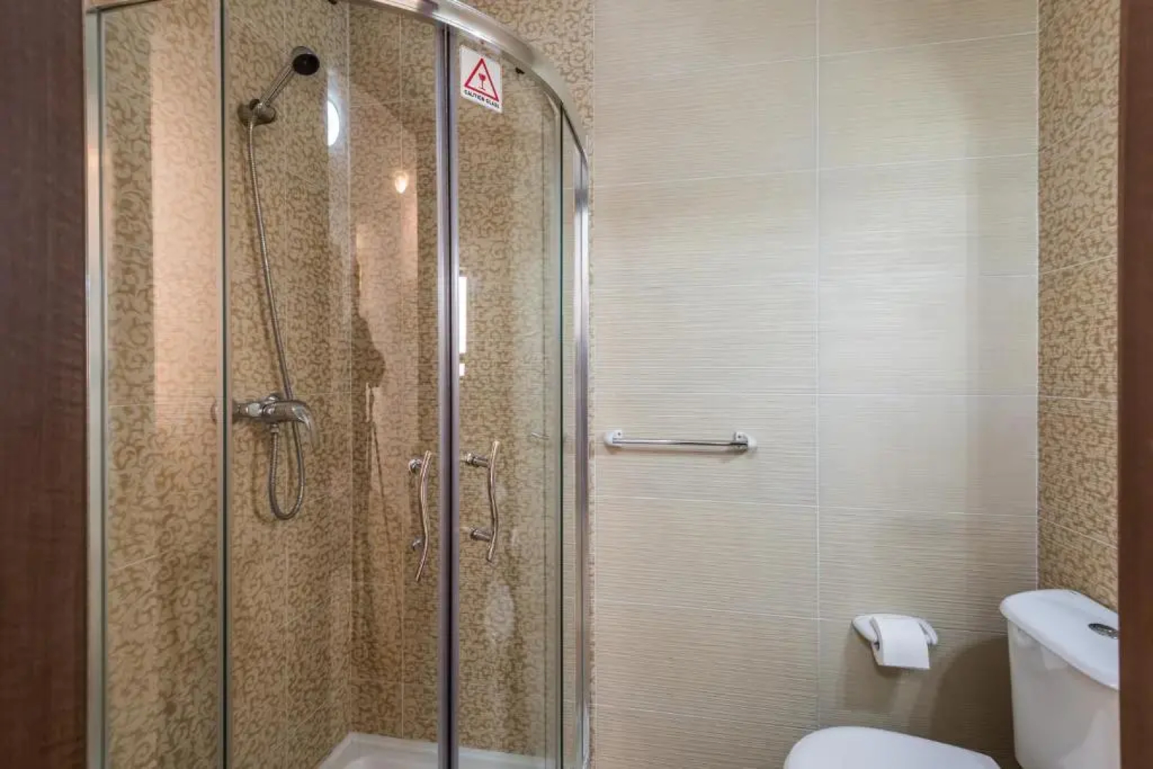 Blue Harbour 3 bedroom seafront apartment with large yard on the promenade - by Getawaysmalta