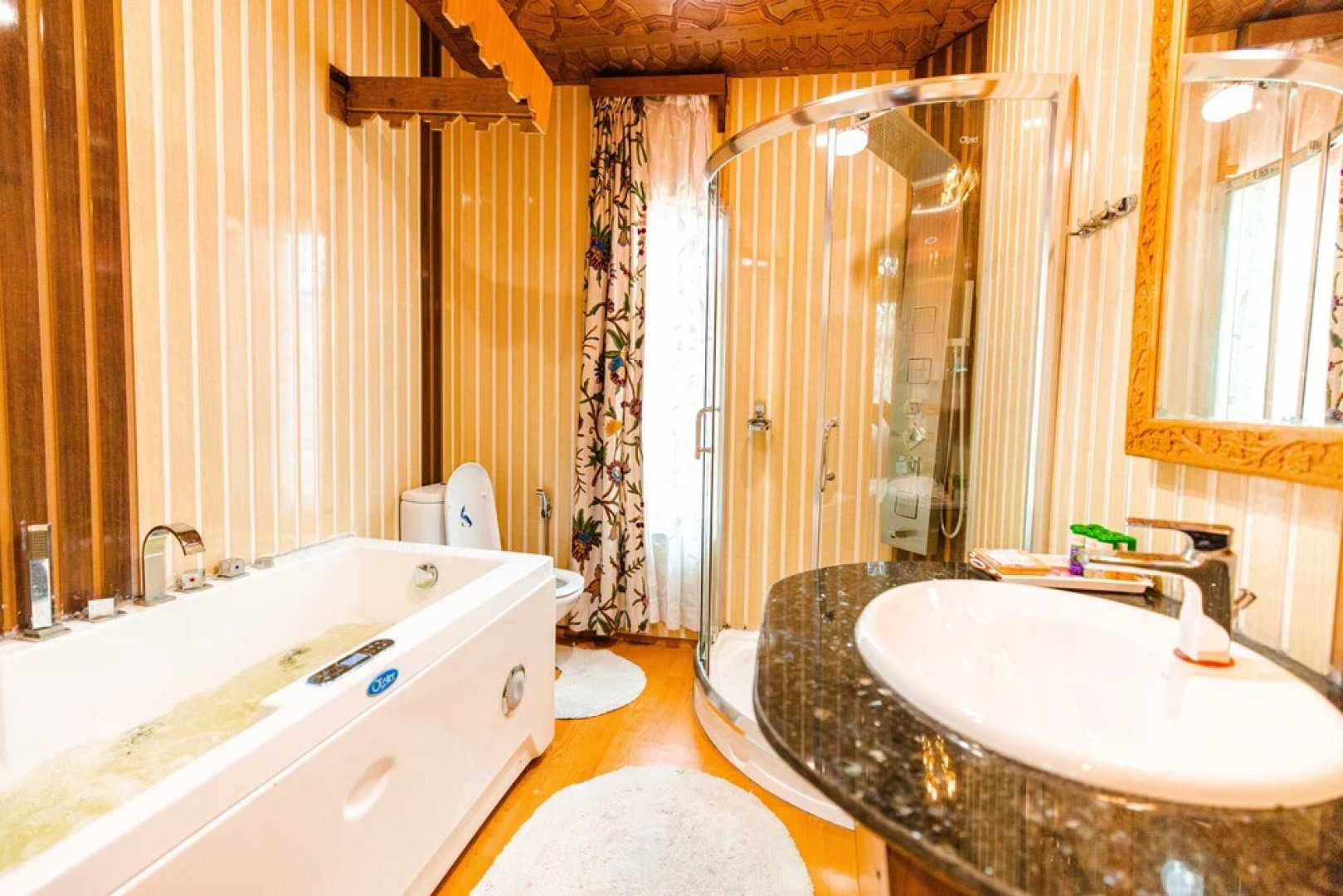 Kolu Group Of Houseboats