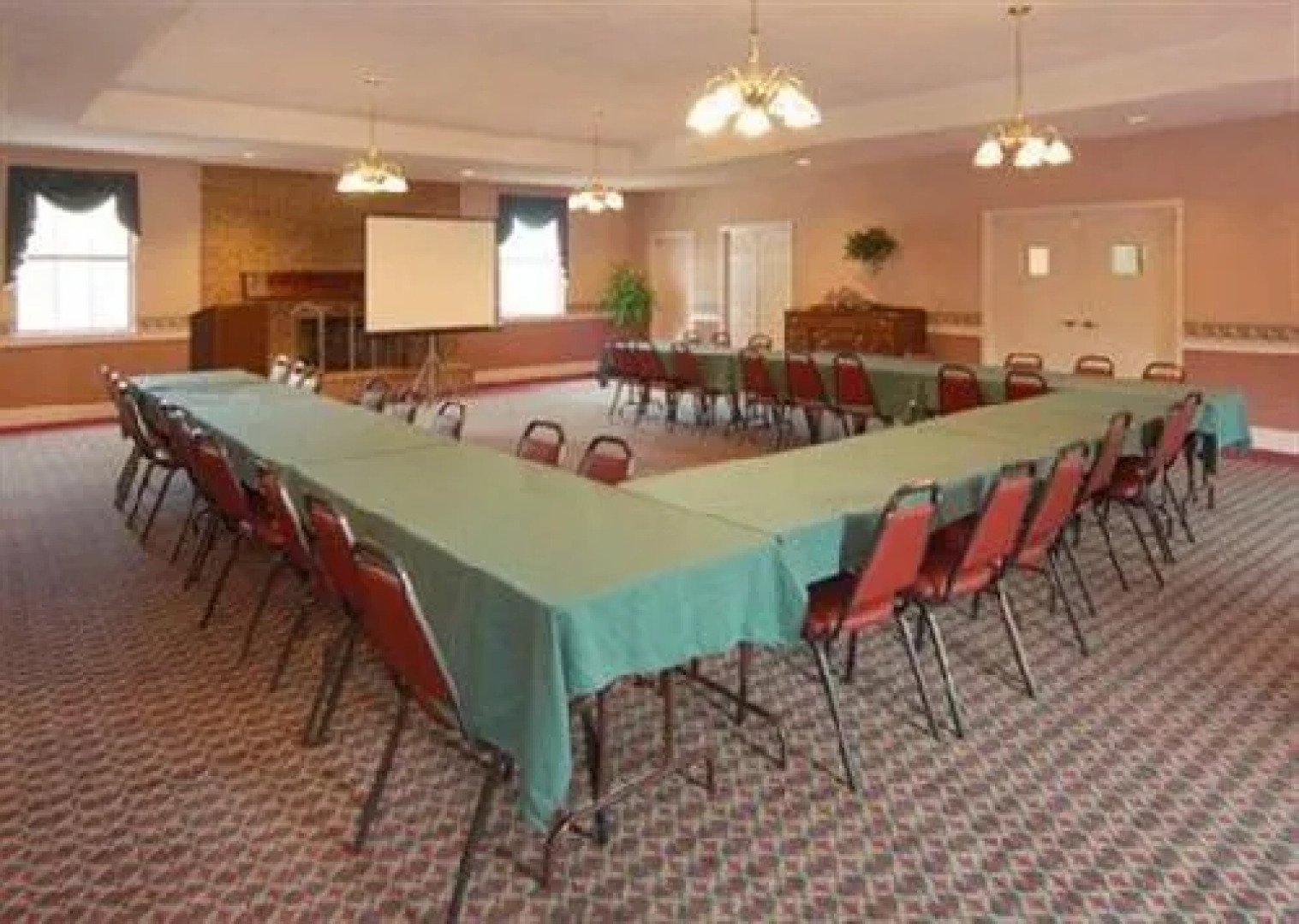 Super 8 by Wyndham Cornelia