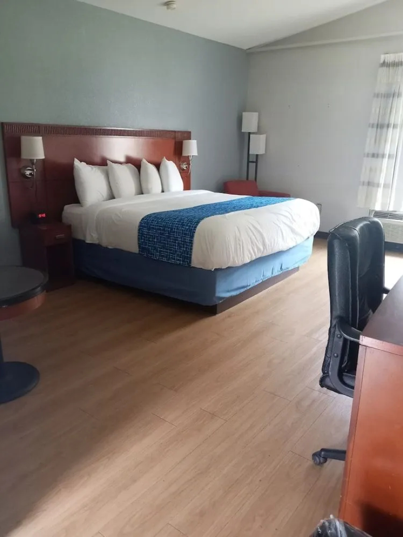 Travelodge by Wyndham Petersburg