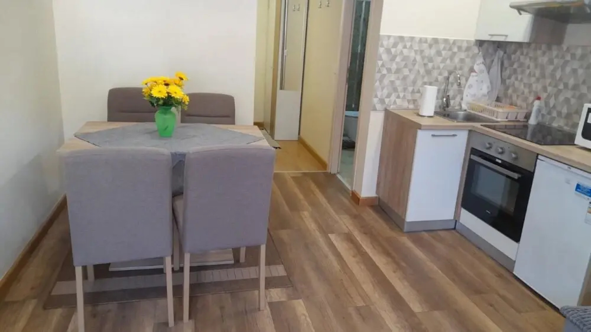 T & P- 200m From Centar City - SA1