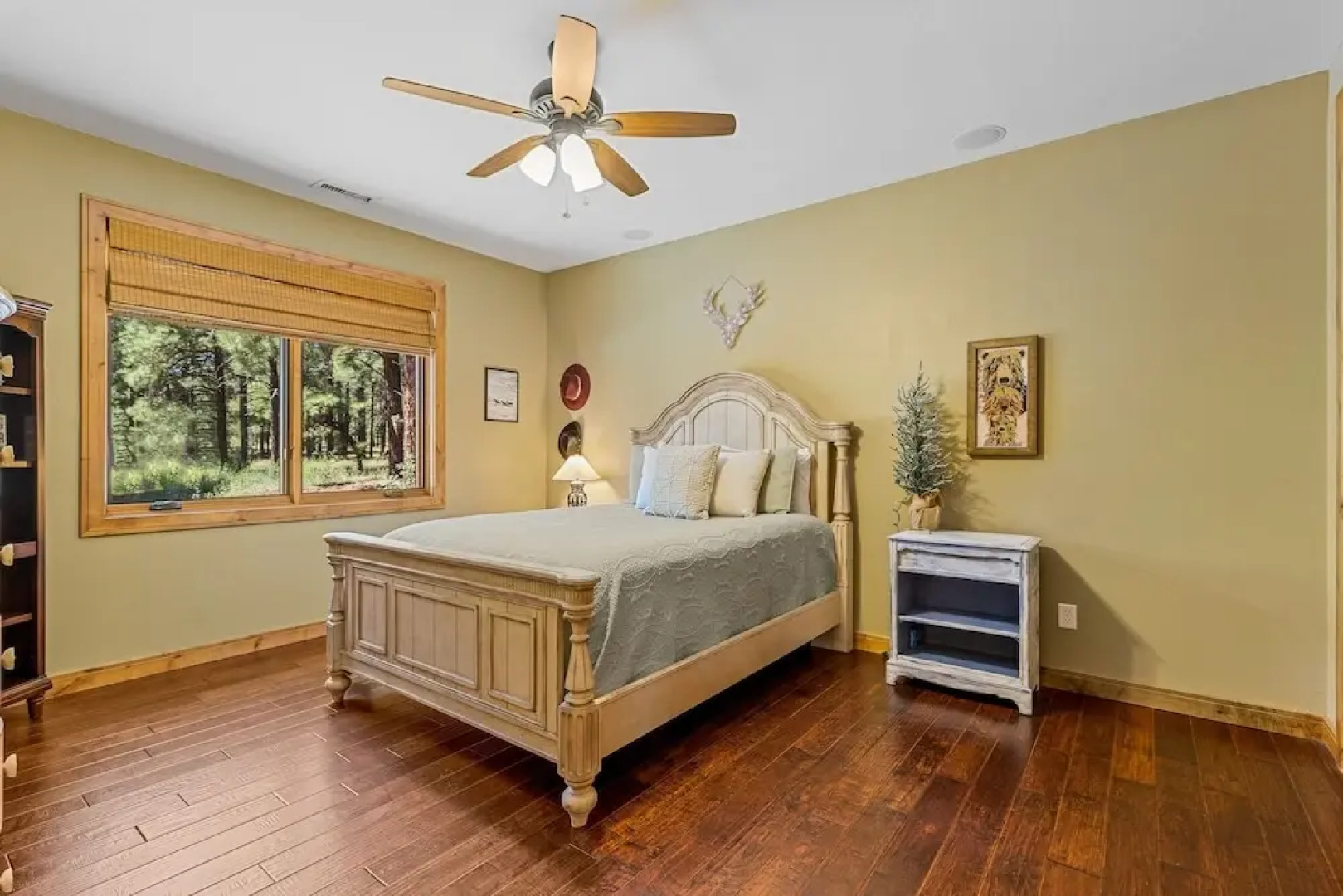 Townsend Flagstaff 3 Bedroom Home by RedAwning