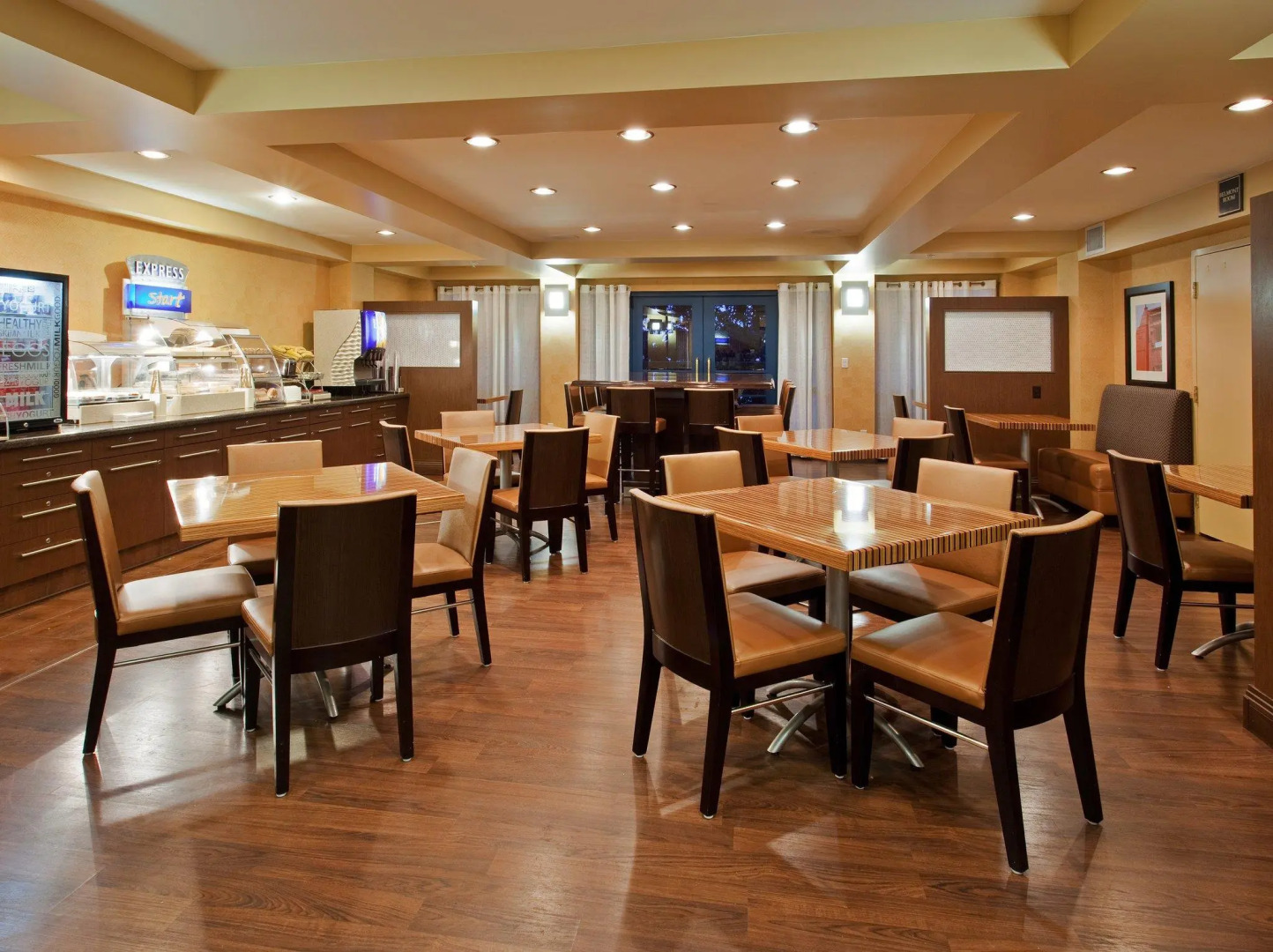 Holiday Inn Express Suites Belmont by IHG