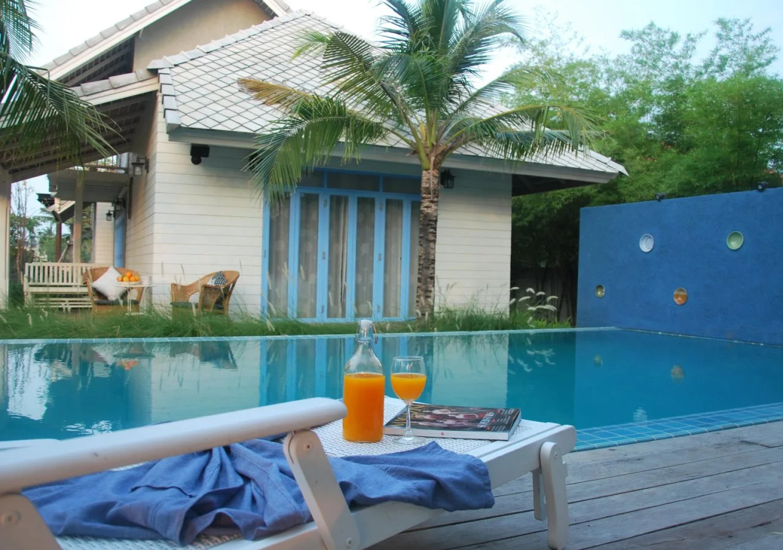 Pomelo Amphawa The Local Residence