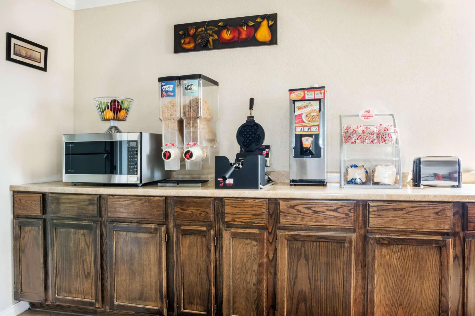 Hill Country Inn & Suites