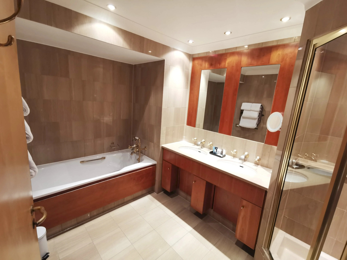 Crowne Plaza Resort Colchester Five Lakes