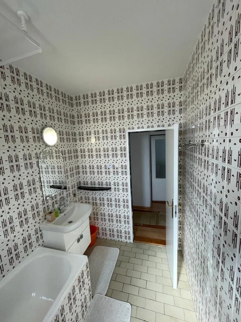 Beautiful 4 Bedroom House With a Relaxing Garden