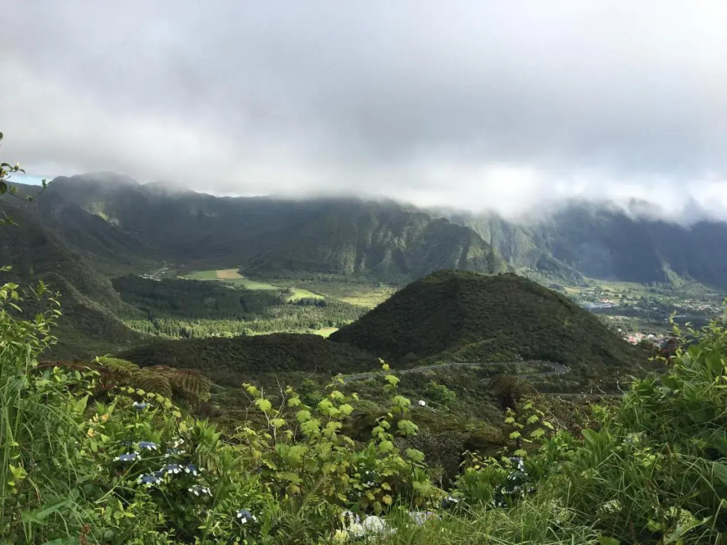 Saint-Leu Reunion Centre Ville T3 Duplex Meuble