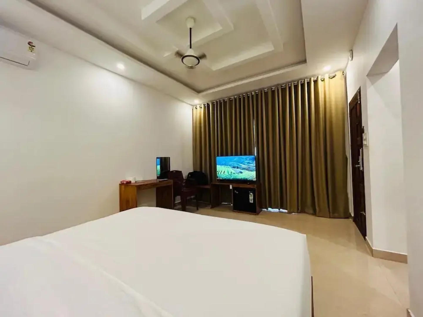 Lavilla Lake Resort And Restaurant