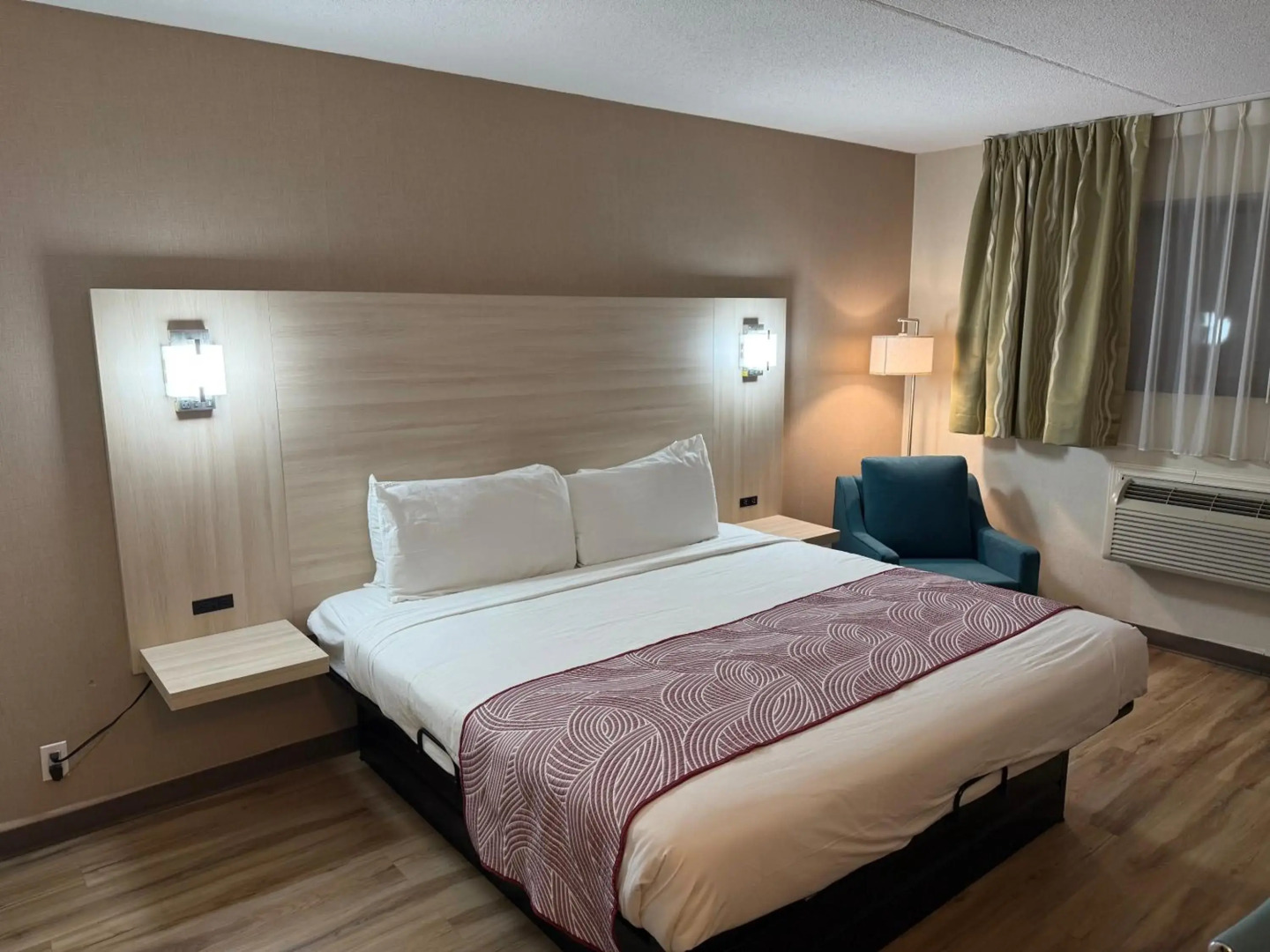 The Floral Park Motor Lodge