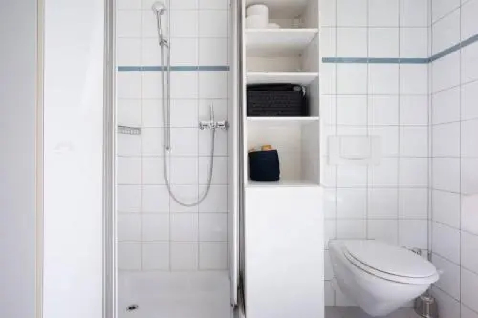 2 Zimmer in Jugendstilwohnung mit Garten (1-6 P.)