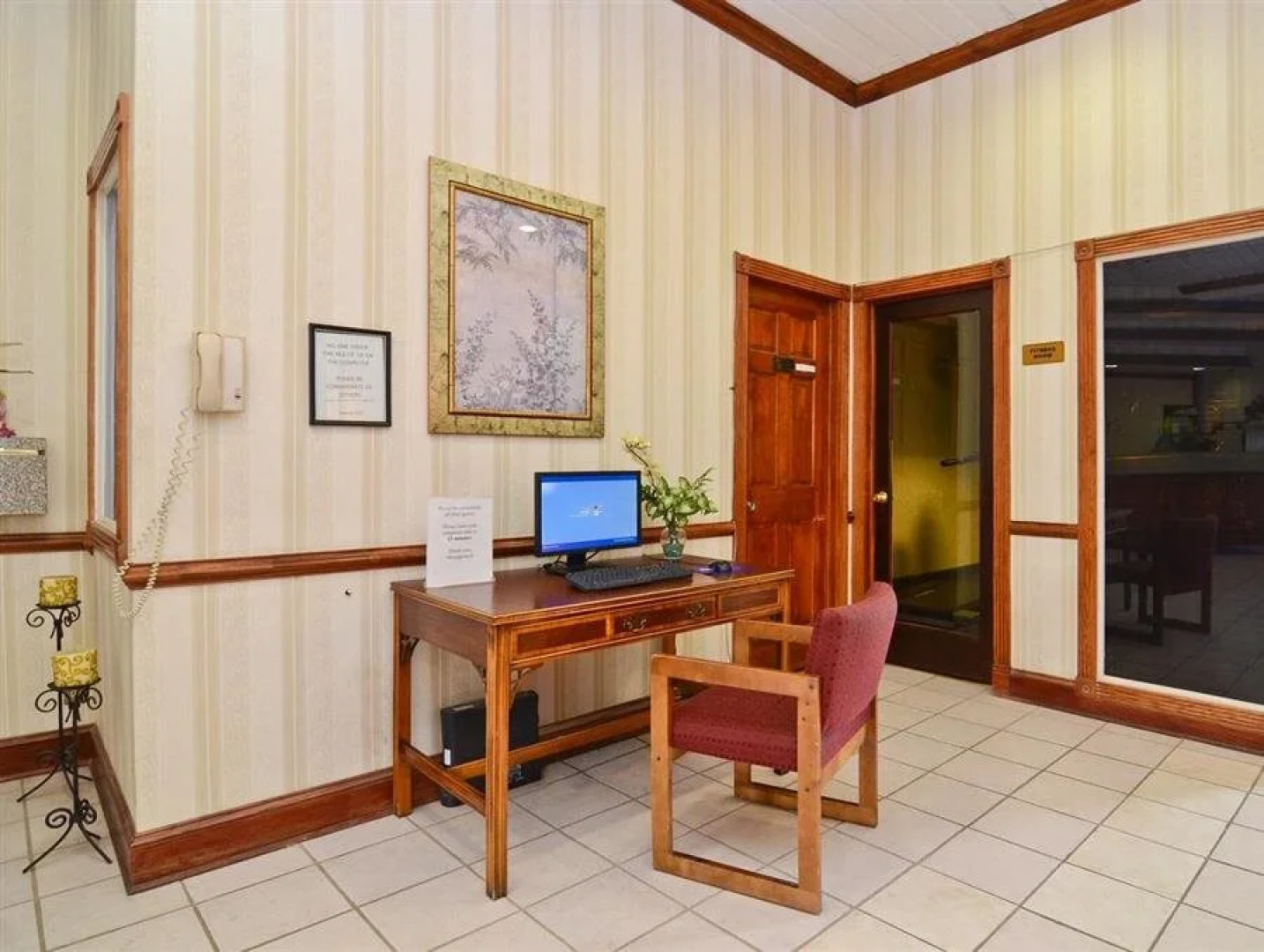 Red Carpet Inn & Suites