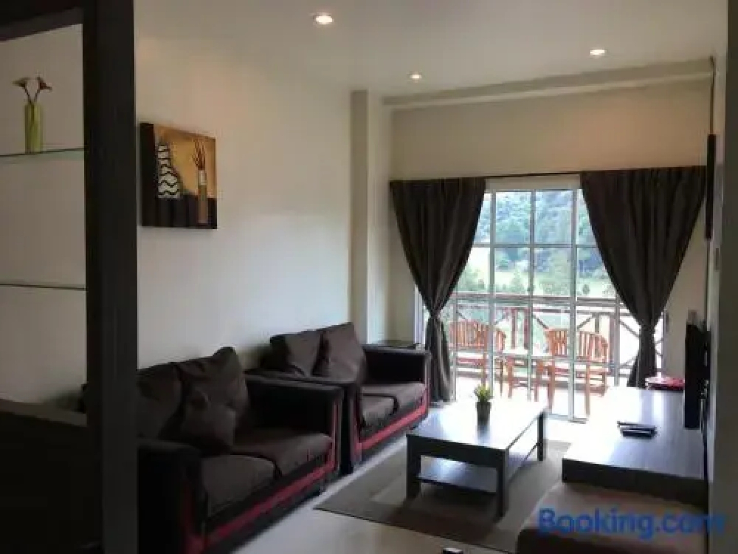 CH Green Stay Resort Apartment