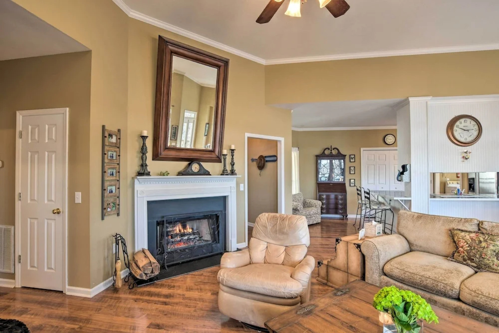 Lavonia Lake House w/ Private Dock & Bonfire!