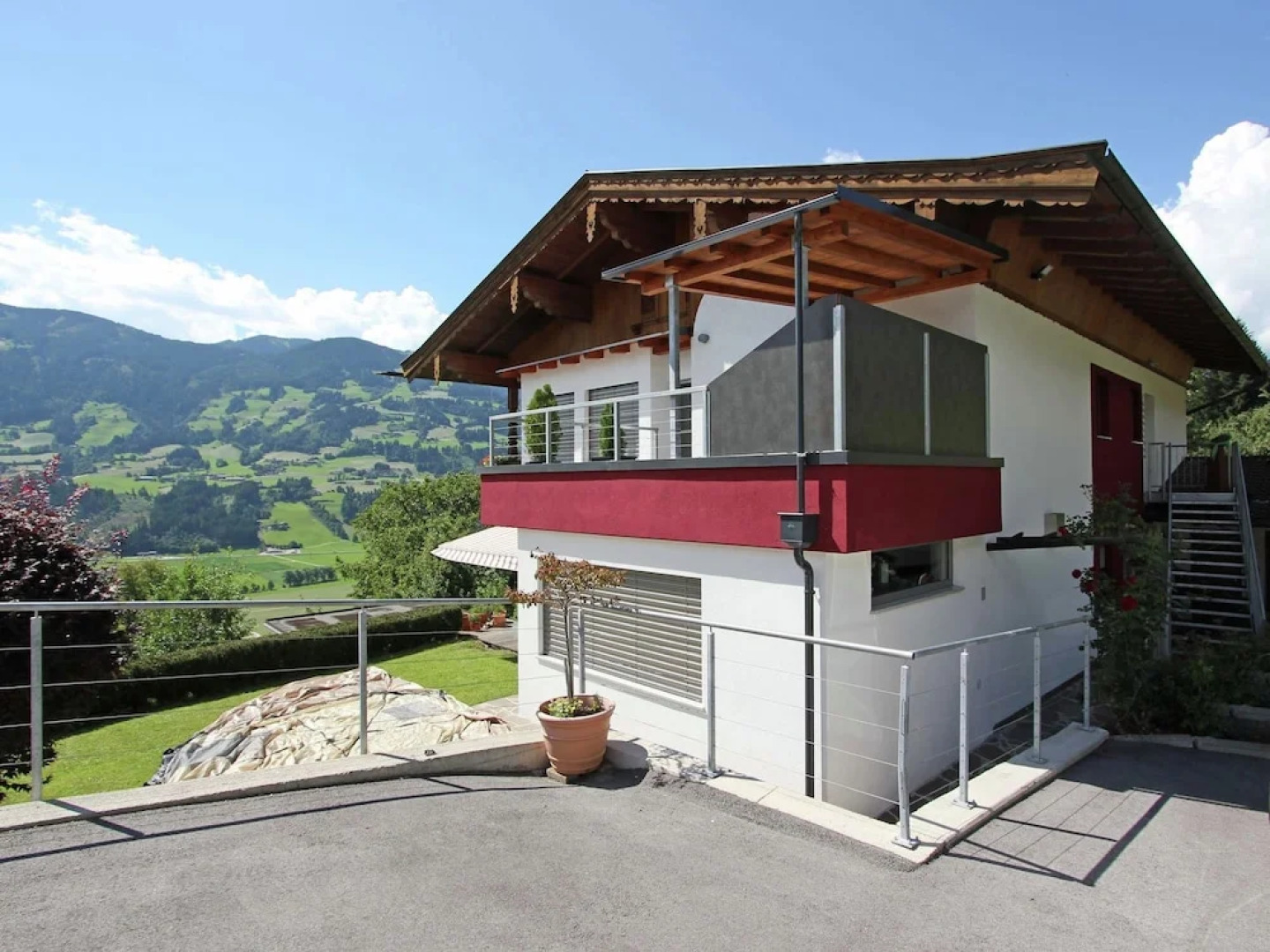 Luxurious Apartment in Hart im Zillertal With Mountain View