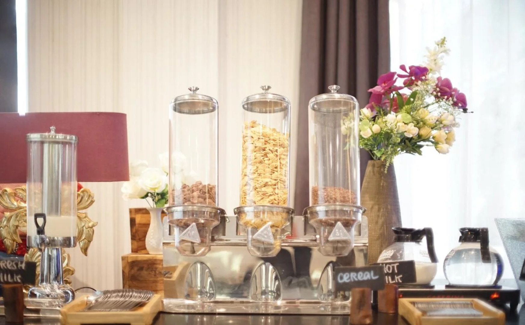 Adhiwangsa Hotel & Convention Hall