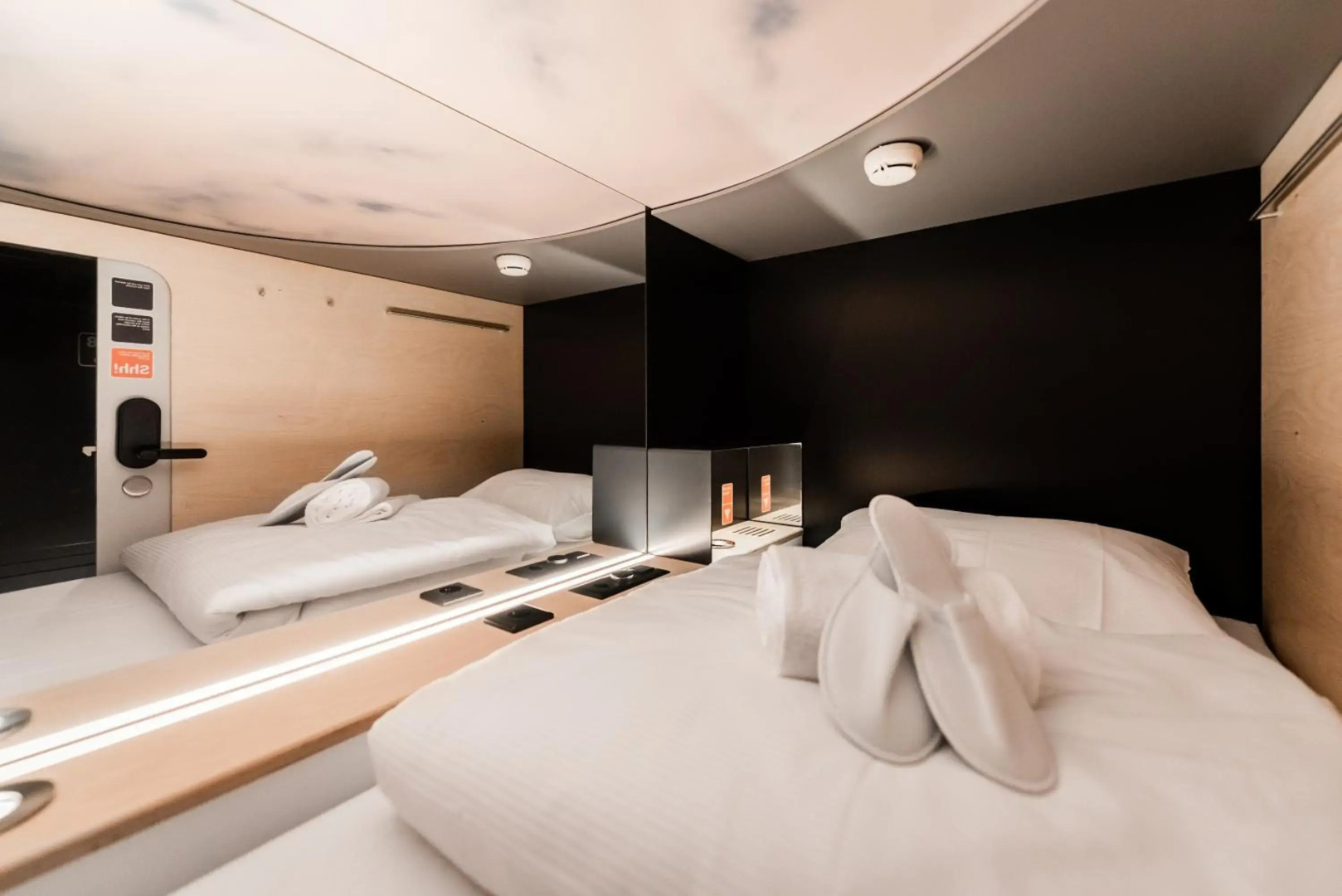 Capsule Hotel - Zurich Airport