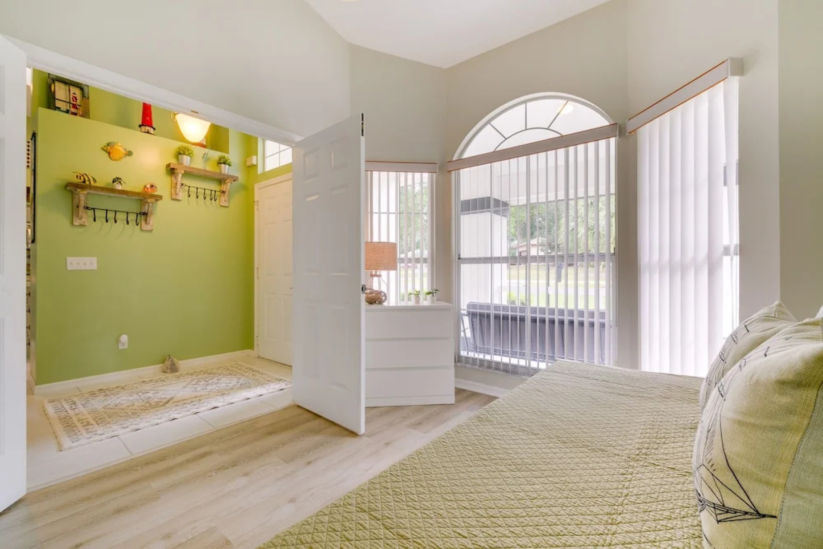 Sunny Home w/ Pool & Lanai - Near Rainbow River!