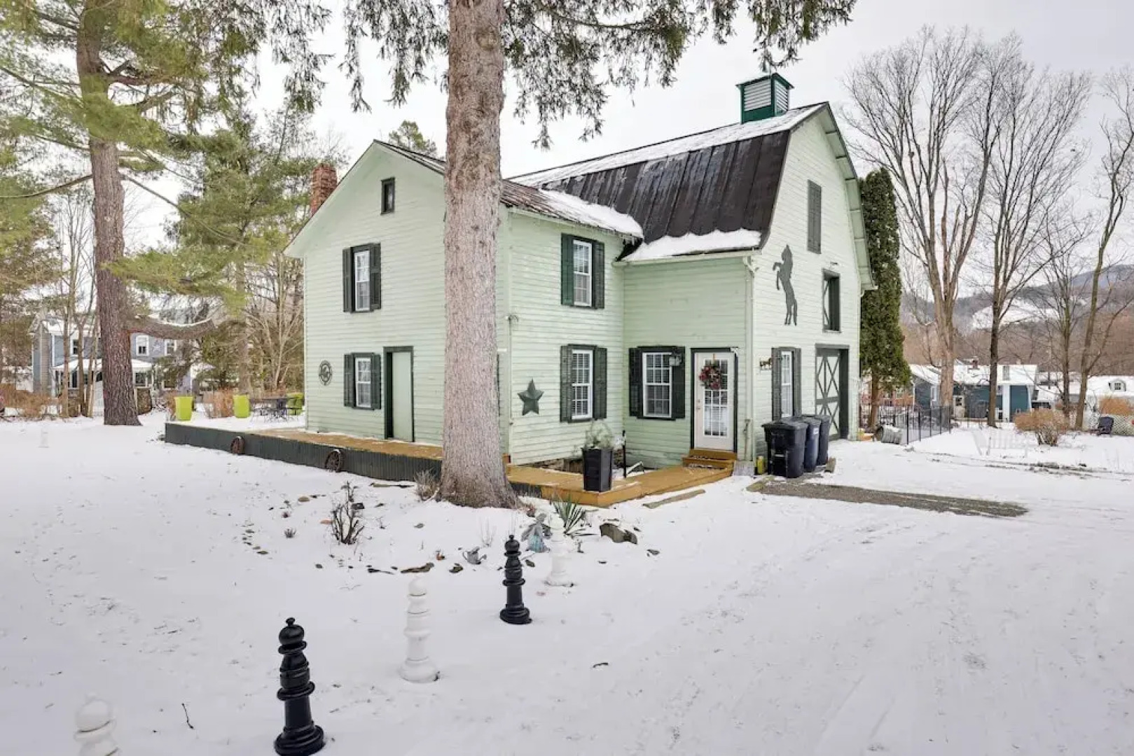 Walkable Studio on Historic Hammondsport Property!