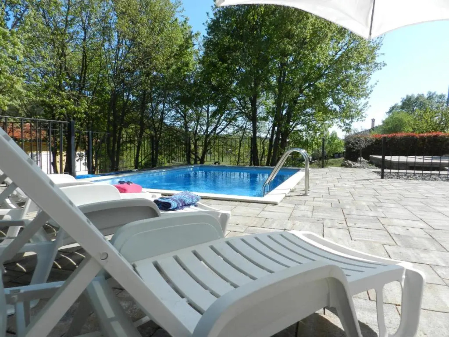 Dee's House and Pool