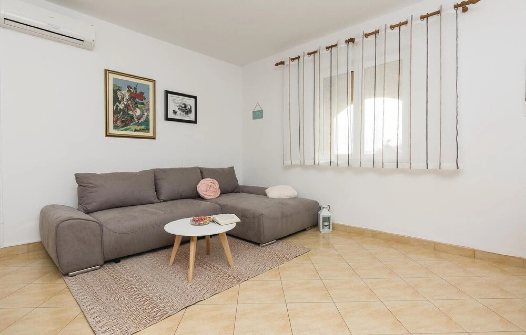 Nice Home in Vrsi With Wifi and 3 Bedrooms