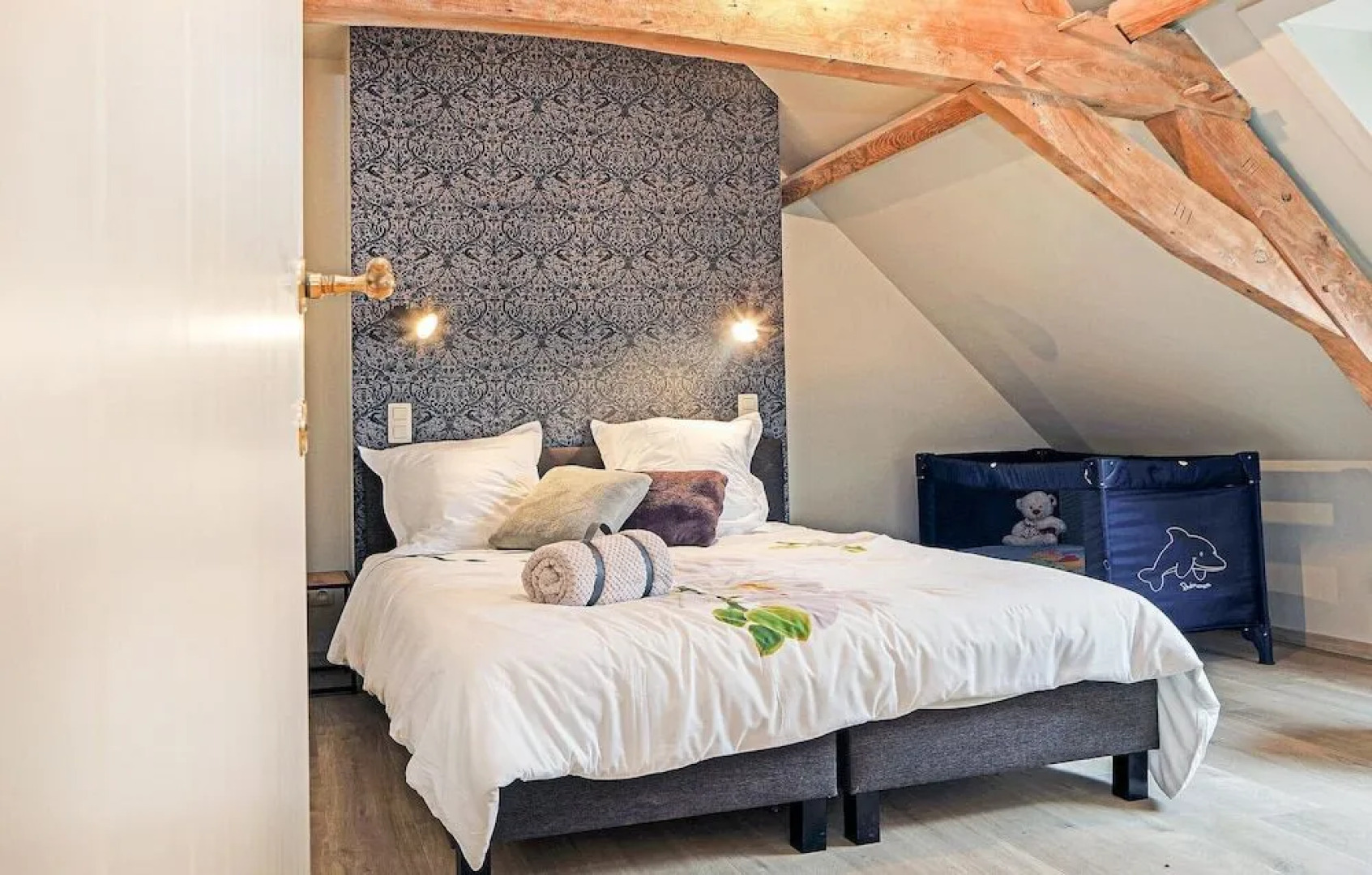 Amazing Home in Stavele With 4 Bedrooms and Wifi