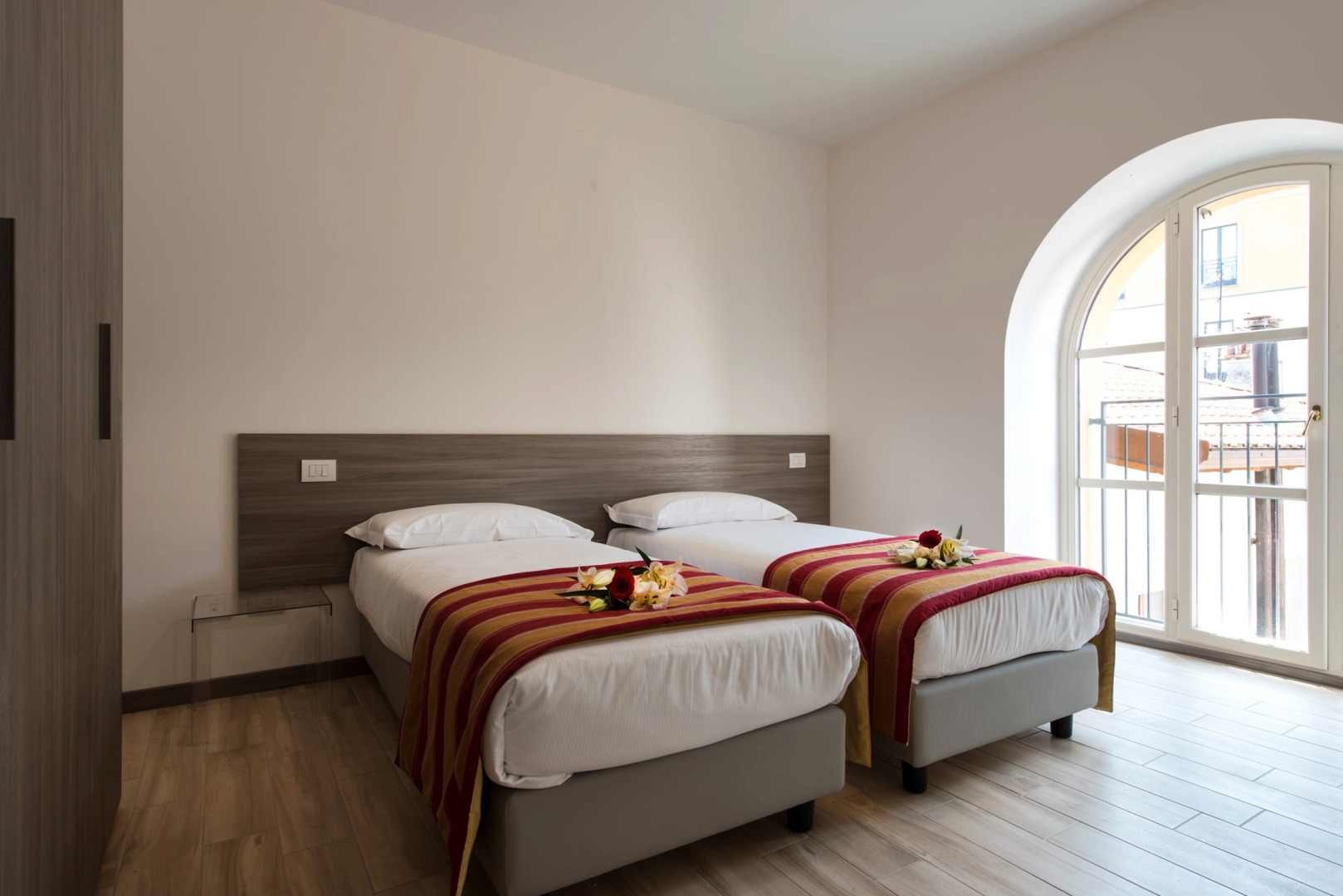 Apt. Luxury Britannia