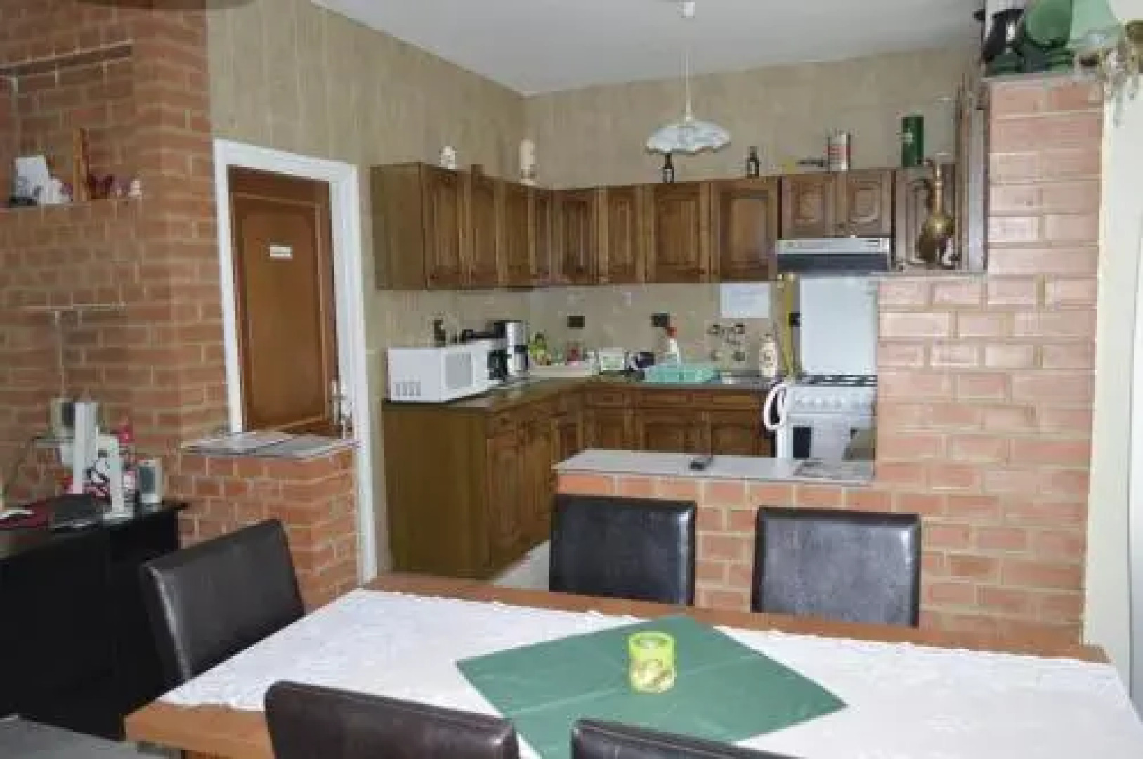 Laci Maganszallashely